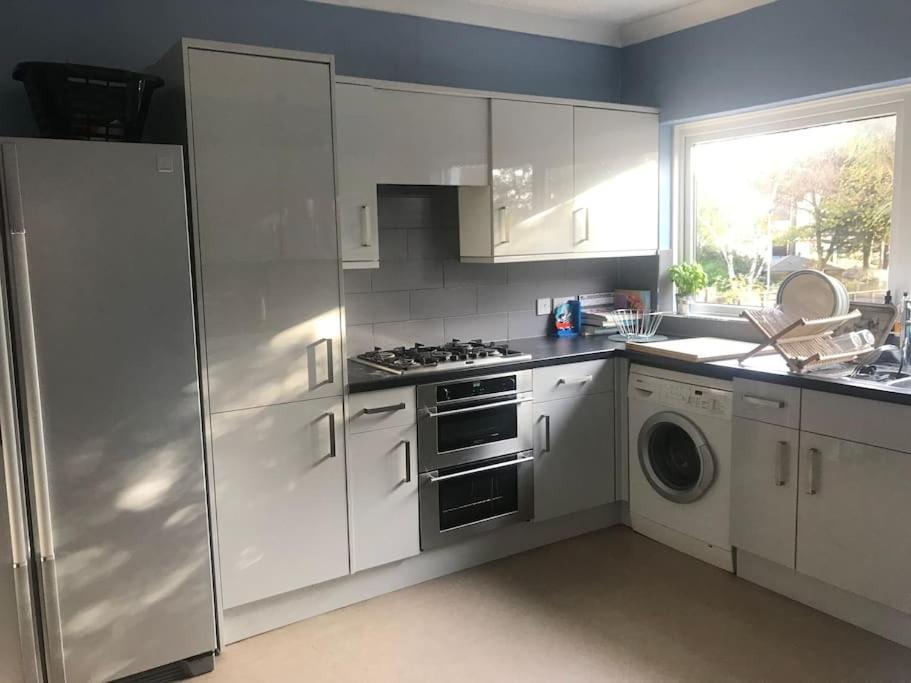 פול Spacious 5 Large Bedroom Victorian House - Beach 2 Miles מראה חיצוני תמונה