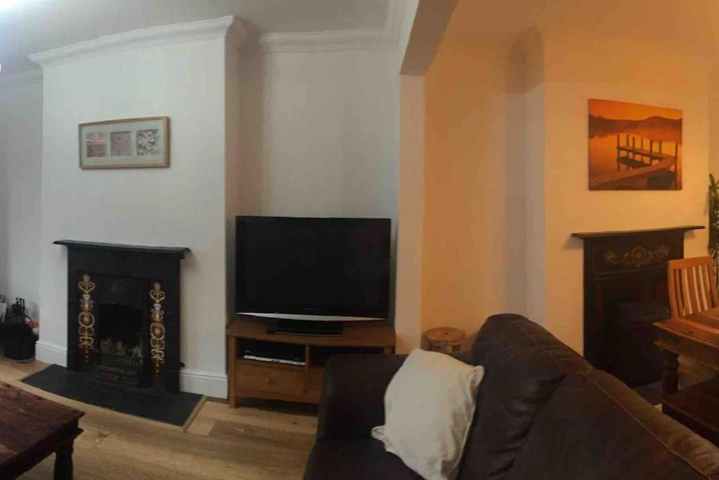פול Spacious 5 Large Bedroom Victorian House - Beach 2 Miles מראה חיצוני תמונה
