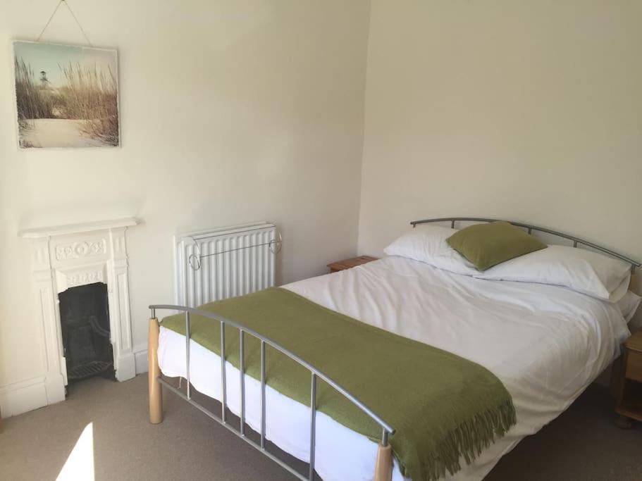 פול Spacious 5 Large Bedroom Victorian House - Beach 2 Miles מראה חיצוני תמונה