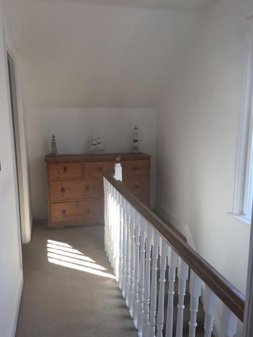 פול Spacious 5 Large Bedroom Victorian House - Beach 2 Miles מראה חיצוני תמונה