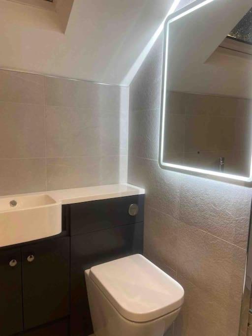 פול Spacious 5 Large Bedroom Victorian House - Beach 2 Miles מראה חיצוני תמונה